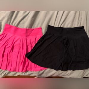 Set of two athletic skirts size XL